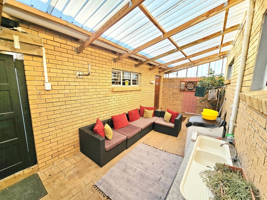 4 Bedroom Property for Sale in Bettys Bay Western Cape